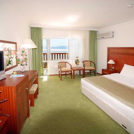Cesme Palace Resort Exterior photo