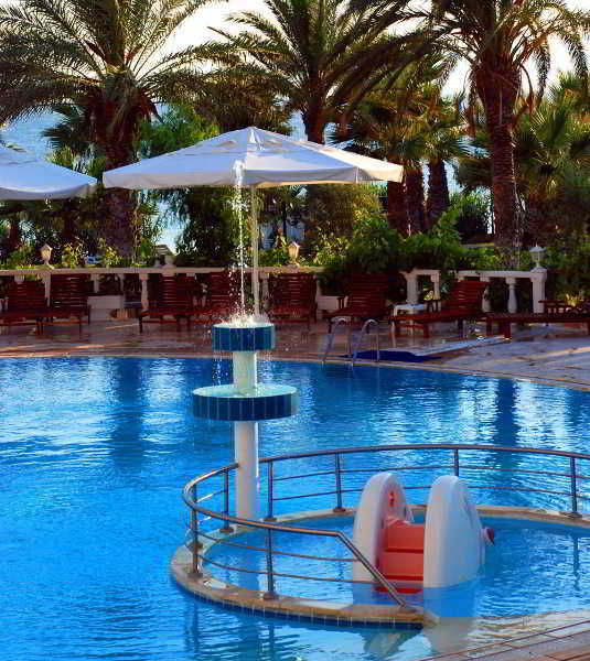 Cesme Palace Resort Exterior photo
