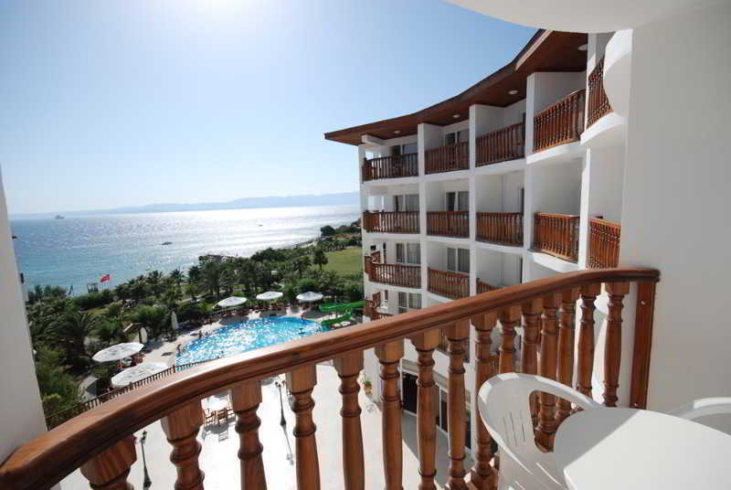 Cesme Palace Resort Exterior photo